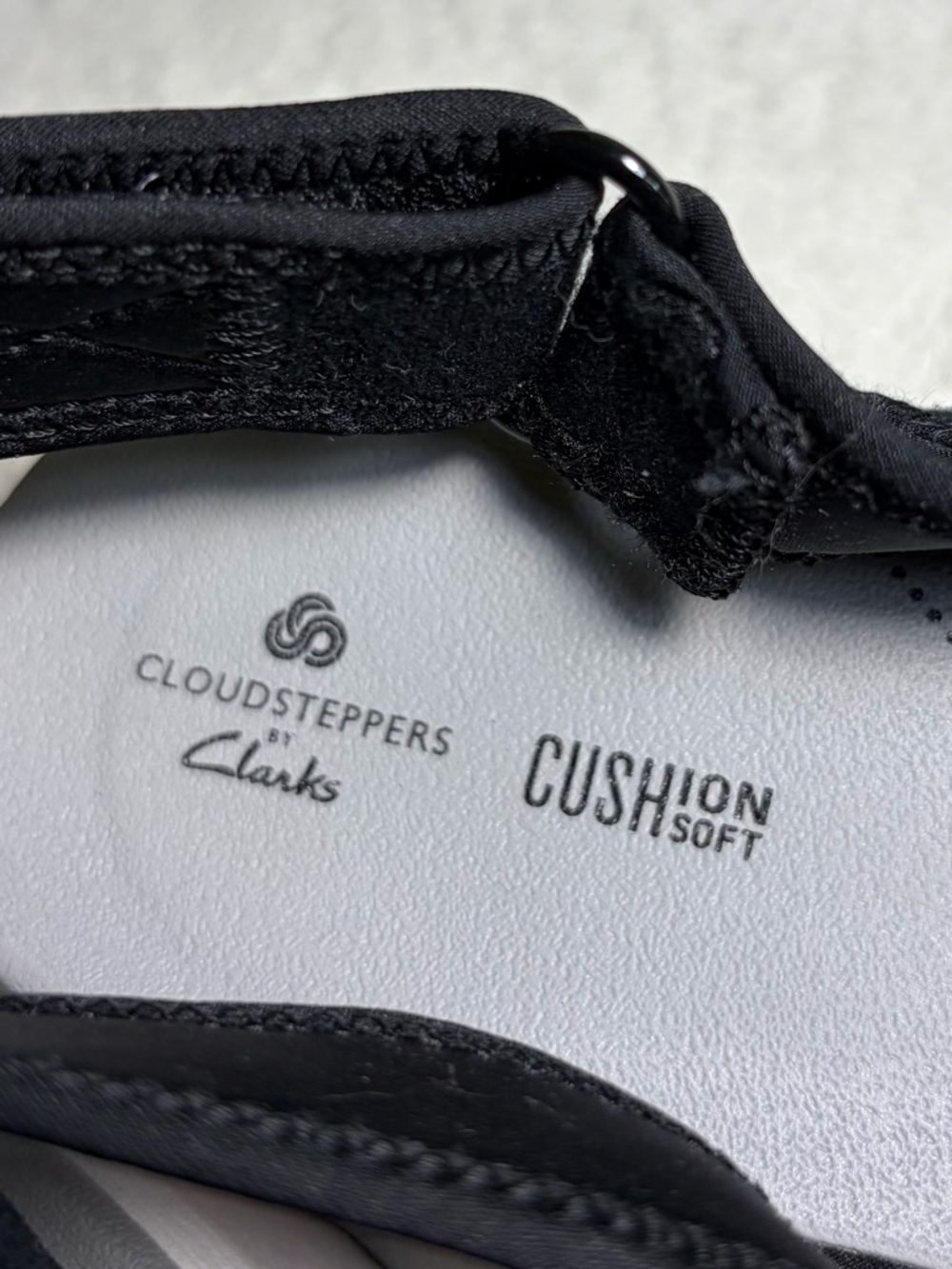 Cloudsteppers Clarks Black and Gray Cross-Strap Slingback Sandals Sz 10 - Picture 6 of 9